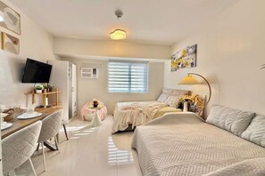 1 slaapkamer, een strijkplank/strijkijzer, wifi, beddengoed