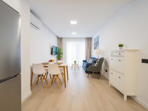 House | Dining - Apartment in Las Palmas Near Las Canteras Beach (Las Palmas de Gran Canaria)