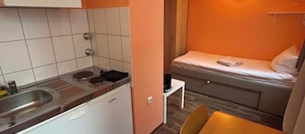 2-Rent Group Hostel Apartments SEN14