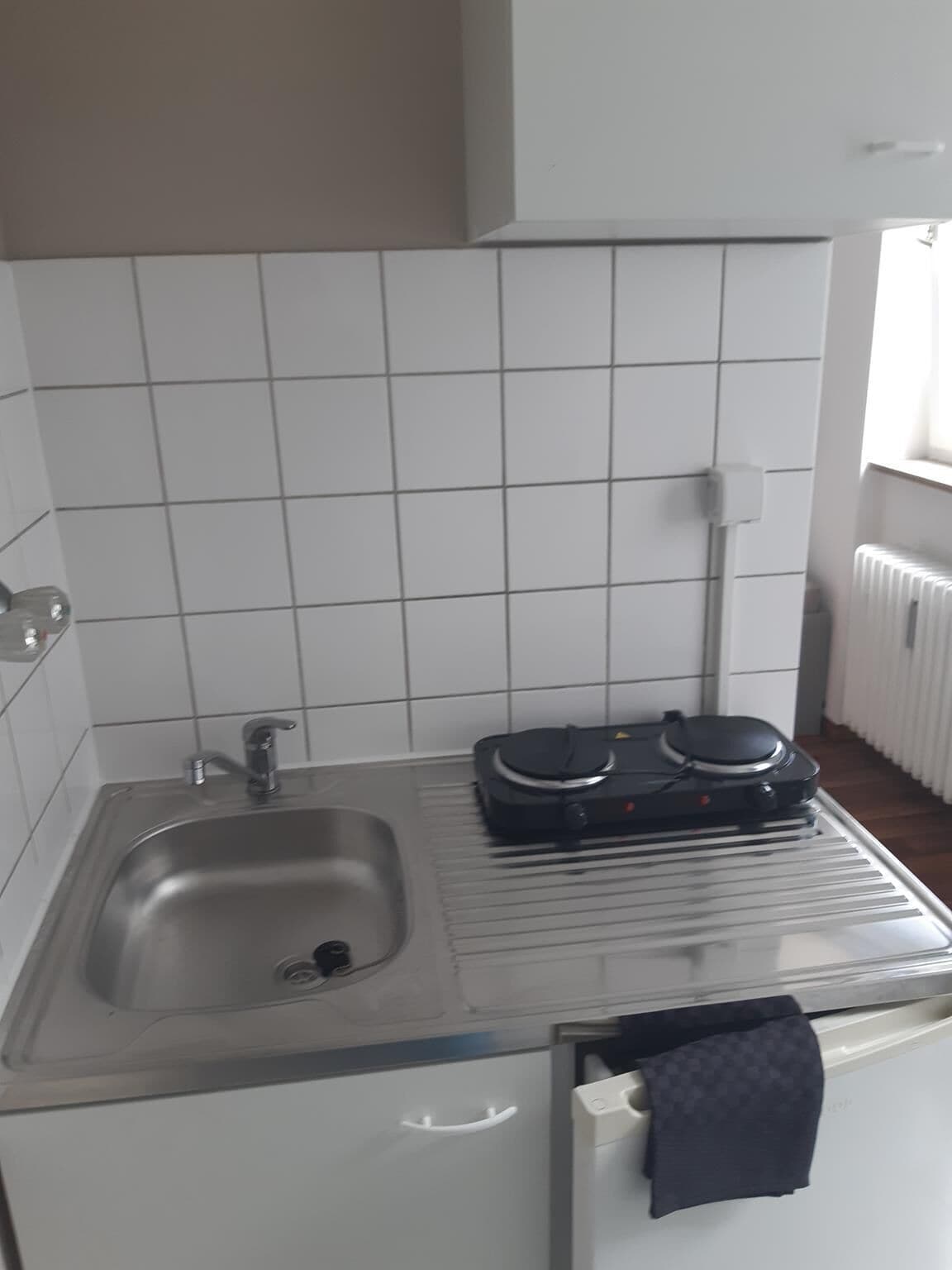 Single Room | Private kitchen | Fridge, stovetop, electric kettle, cleaning supplies