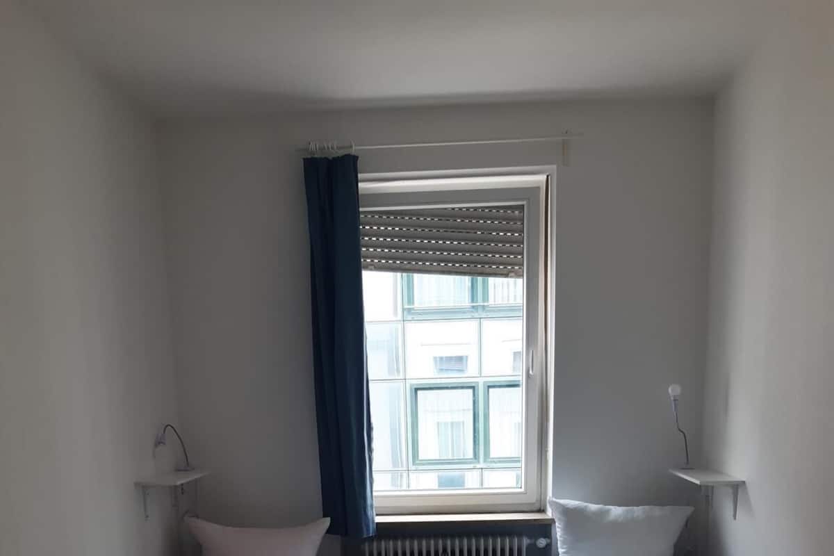 Chambre Quadruple | Ameublement personnalisé, fer et planche à repasser, Wi-Fi gratuit