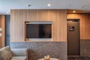 Deluxe Suite, 3 Bedrooms, Non Smoking | Free WiFi - Apartment Hotel 11 Dotonbori 4 (Osaka)