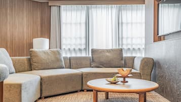 Deluxe Suite, 3 Bedrooms, Non Smoking | Free WiFi