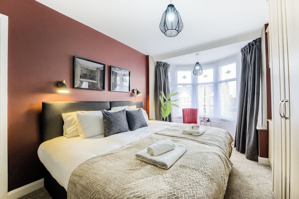 3 bedrooms, iron/ironing board, free WiFi