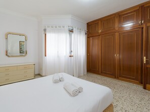 3 bedrooms, individually furnished, iron/ironing board - Beachfront House in Las Palmas Near Las Canteras (Las Palmas de Gran Canaria)