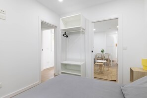 2 chambres, fer et planche à repasser, draps fournis