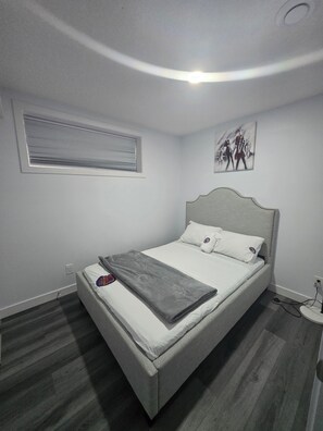WiFi, bed sheets