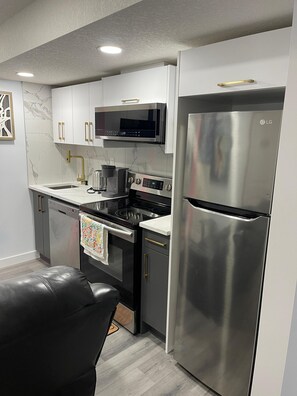 Microwave, oven, stovetop, dishwasher