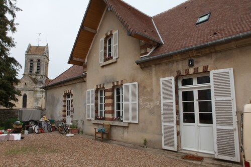 The Gîte du Manoir in the park in the center of the village