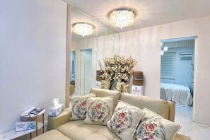 2 chambres, fer et planche à repasser, Wi-Fi, draps fournis