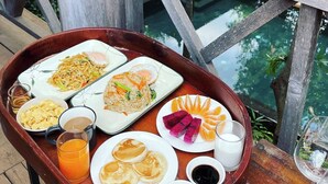 朝食