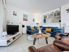 TV - Marinas Presqu'ile d'Ulysse by Interhome (Port Camargue)