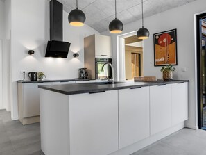 Fridge, microwave, dishwasher, cookware/dishes/utensils
