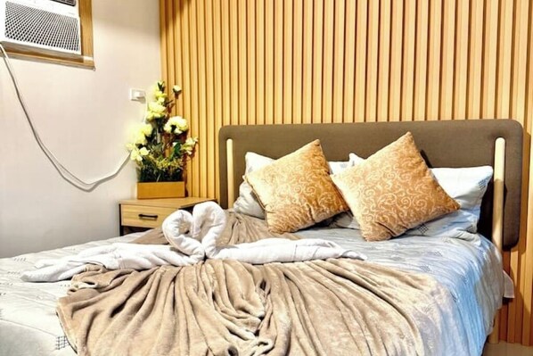 Iron/ironing board, WiFi, bed sheets