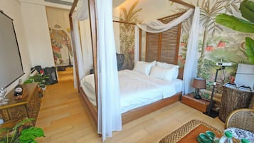 Signature Apartment, River View | Free minibar items, free WiFi