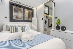 Studio, 1 Double Bed, Microwave, City View | Blackout curtains, iron/ironing board, free WiFi