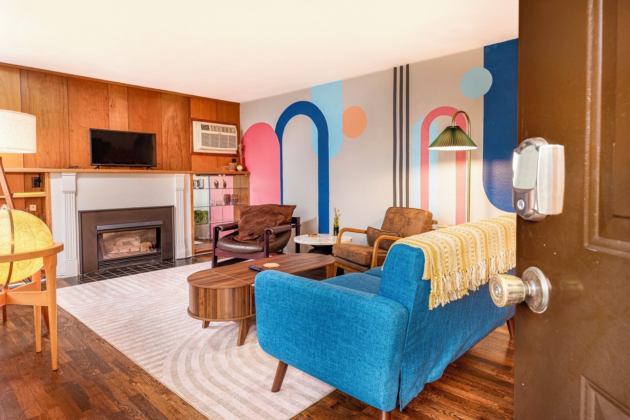 Smart TV, fireplace, books