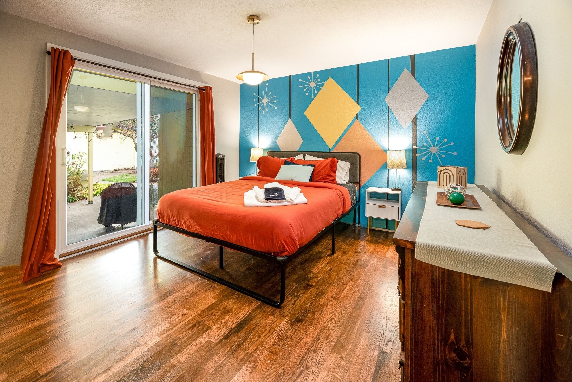 2 chambres, fer et planche à repasser, Wi-Fi gratuit, draps fournis