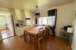 Family Apartment, Multiple Bedrooms, Mountainside (Scenic By The Sea Patterdale) | Dining - Scenic by the sea Patterdale Apartments (Gamleby)