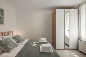 Family Apartment, Multiple Bedrooms (Modern Seaview Apartman 4 Desamani) | 1 bedroom, iron/ironing board, free WiFi, bed sheets
