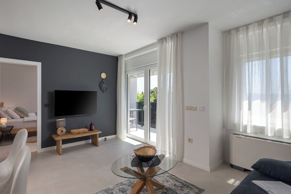 Appartement Familial, 1 chambre (Modern Seaview Apartman 4 Desamani) | Cuisine privée | Réfrigérateur, micro-ondes, four, plaque de cuisson