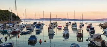 Desamani 975 Apartments