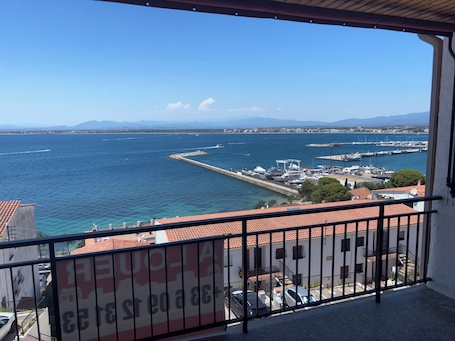 Enceinte de l’hébergement. Appartement avec vue de rêve dans un emplacement de choix - Roses