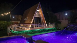 Indoor pool - Di Bella Cabin Private Resort (Bacolor)