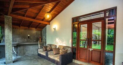 Charming 2-bedroom apartment in lovely Pitiduwa with AC, WiFi