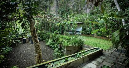 Charming 2-bedroom apartment in lovely Pitiduwa with AC, WiFi