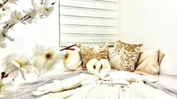 2 bedrooms, iron/ironing board, WiFi, bed sheets