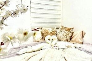 2 chambres, fer et planche à repasser, Wi-Fi, draps fournis