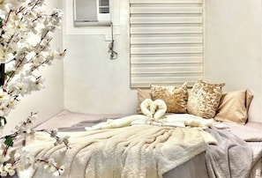 2 chambres, fer et planche à repasser, Wi-Fi, draps fournis