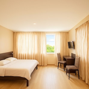 Superior Double Room | Desk, laptop workspace, free WiFi