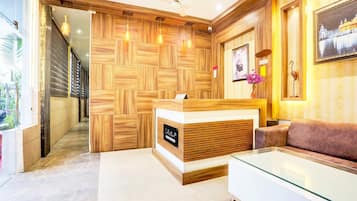 House | Meja sambut tetamu