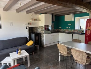 Smart TV, fireplace - Charming house 30 minutes from the coast (Bouvron)