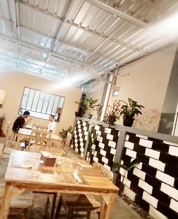 Restaurant - Savira Homestay Labuan Bajo (Labuan Bajo)