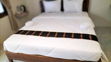 Standard Double Room | Desk, laptop workspace, free WiFi