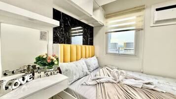 2 habitaciones, tabla de planchar con plancha, wifi y ropa de cama