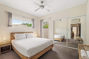 4 室のベッドルーム、WiFi (無料)、ベッドシーツ