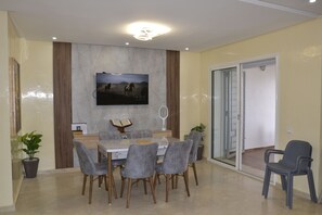 Dining - Elegant apartment for rent in El Mansouria. (El Mansouria)