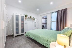 Huis | 3 slaapkamers, individueel gemeubileerd, een laptopwerkplek