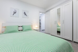 Hus | 3 soverom, individuelt innredet og skrivebord for bærbar PC