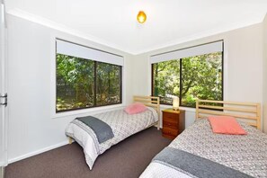 3 chambres, fer et planche à repasser, Wi-Fi gratuit, draps fournis