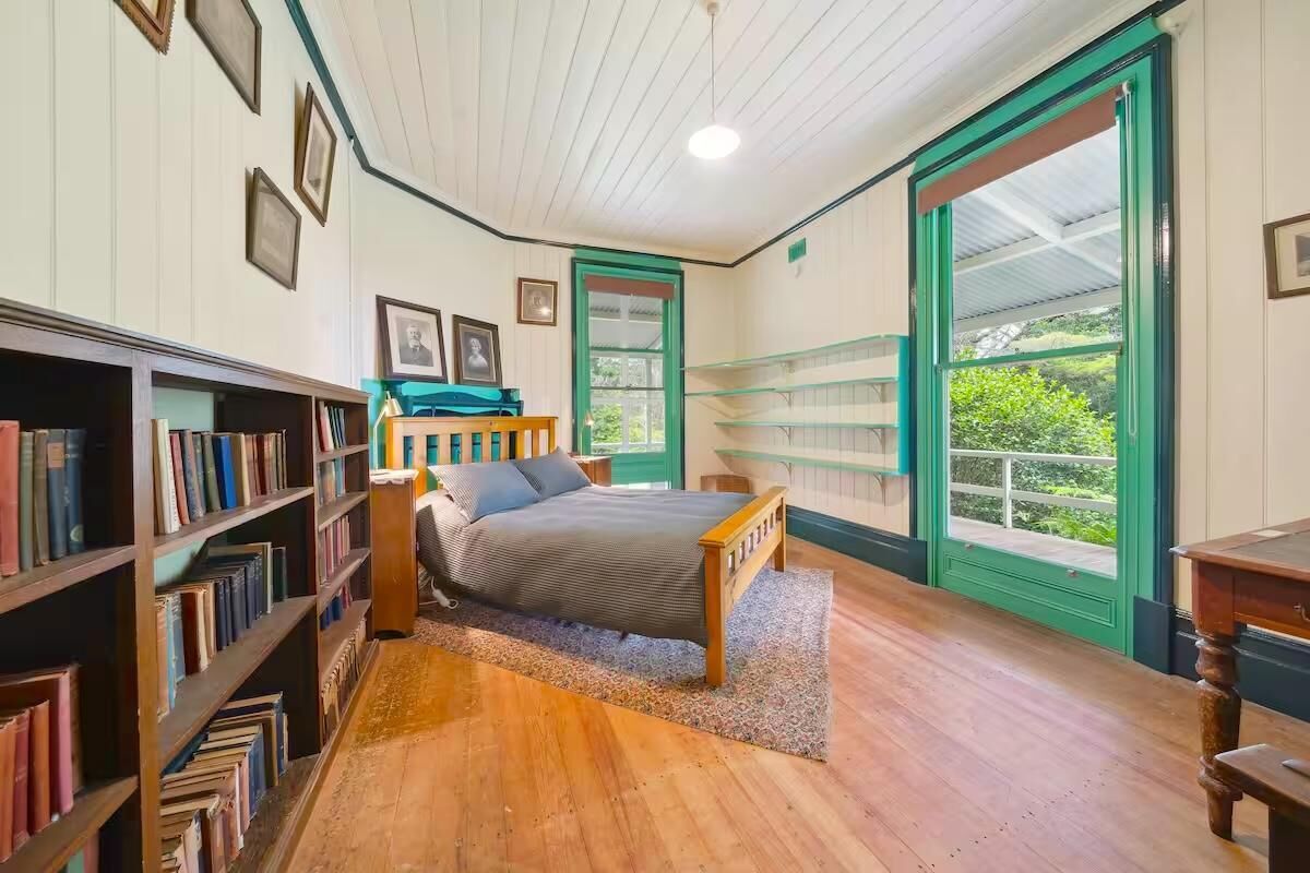 8 bedrooms, free WiFi, bed sheets