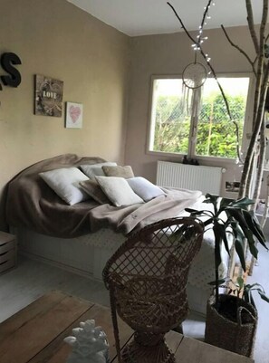 3 bedrooms, iron/ironing board, bed sheets