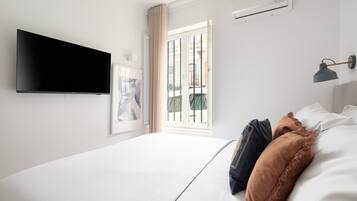 1 bedroom, free WiFi, bed sheets