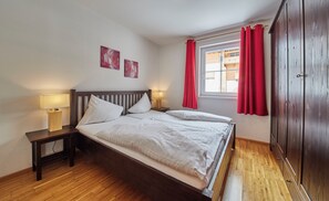 Comfort Apartment, 2 Bedrooms, Mountain View | Laptop workspace, free WiFi, bed sheets - Apartment Iglsberg Top 10 (Saalbach)