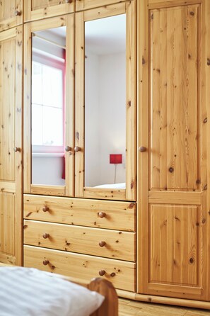 Laptop workspace, free WiFi, bed sheets - Apartment Iglsberg Top 10 (Saalbach)