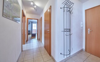 Espacio para trabajar con laptop, wifi gratis y ropa de cama 